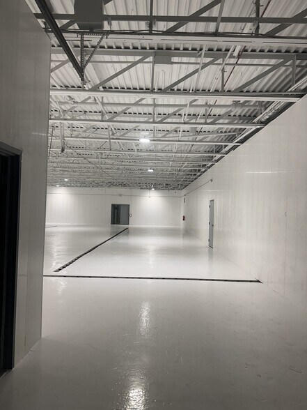 More Photos Of 10 Kelly Ave, Middleport Manufacturing For Lease