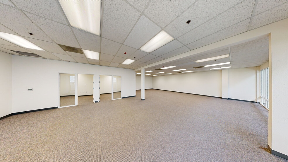 More Photos Of 2901-2929 K St, Sacramento Office For Lease
