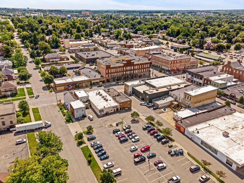 More Photos Of 211 Maple St, Big Rapids Office Residential For Lease