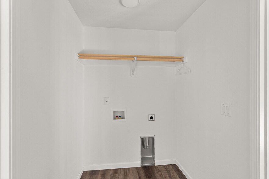 More Photos Of 634 Colinwood ct, Medford Apartments For Sale