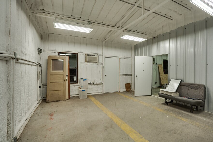More Photos Of 12150-A US Highway 70 S, Vernon Warehouse For Lease