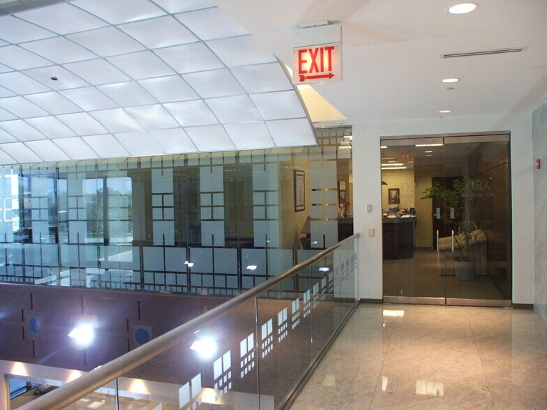 More Photos Of 1000 Burr Ridge Pky, Burr Ridge Office For Lease