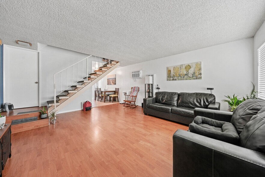 More Photos Of 4311-4315 Eagle Rock Blvd, Los Angeles Storefront Retail Residential For Sale