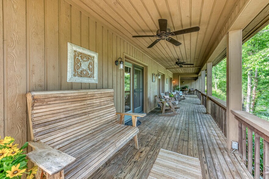 More Photos Of 19080 N Fork River Rd, Abingdon Specialty For Sale