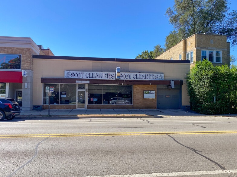 More Photos Of 3012 Central St, Evanston Storefront For Lease