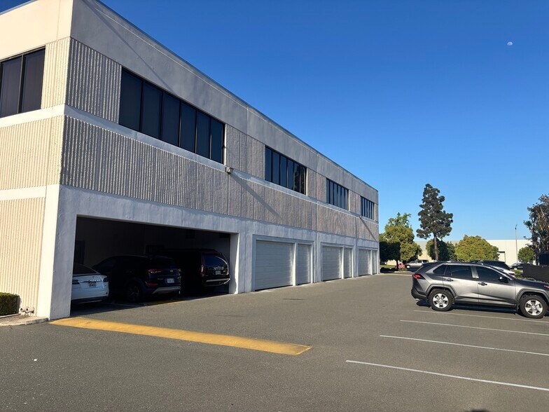 More Photos Of 2900 S Harbor Blvd, Santa Ana Office For Sale