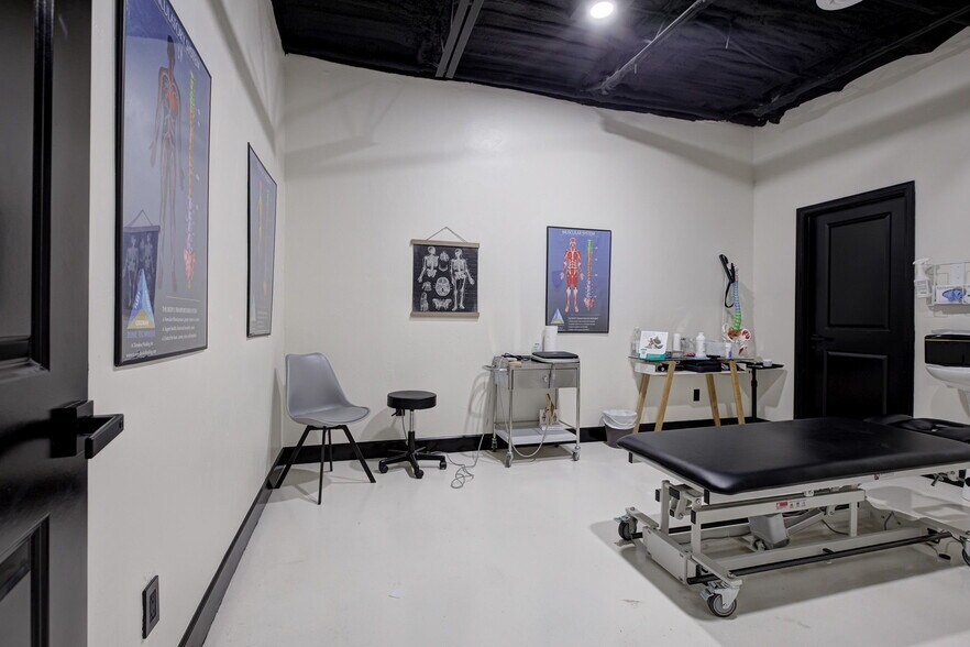 More Photos Of 6500 N Meridian Ave, Oklahoma City Medical For Sale