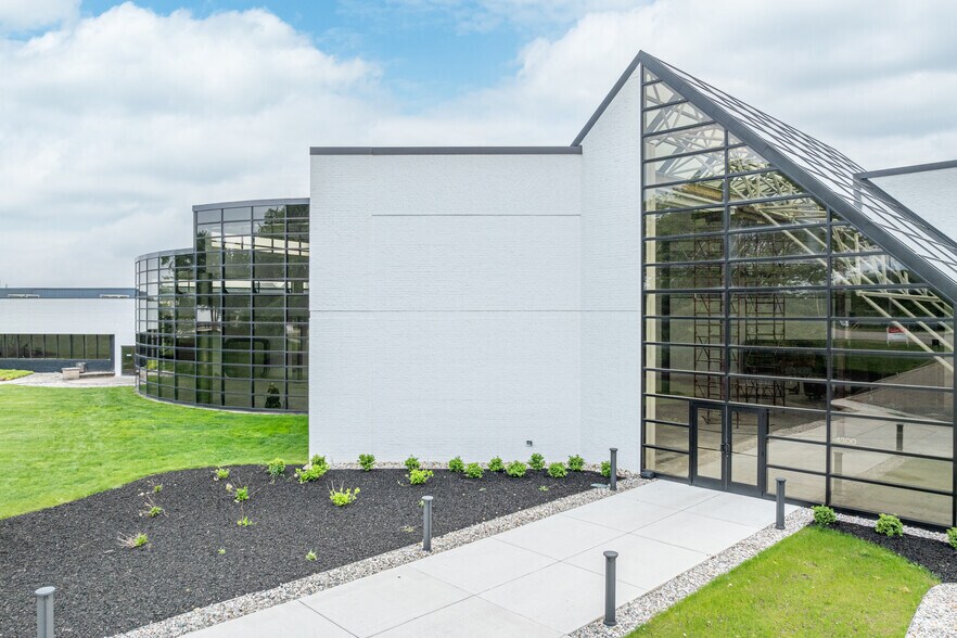 More Photos Of 4300 36th St SE, Grand Rapids Manufacturing For Lease