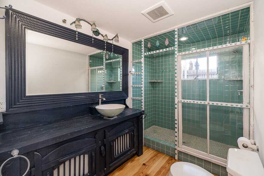 More Photos Of 73 Rocky Neck Ave, Gloucester Restaurant For Sale