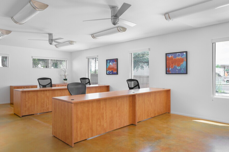 More Photos Of 900 W North Loop Blvd, Austin Loft Creative Space For Sale