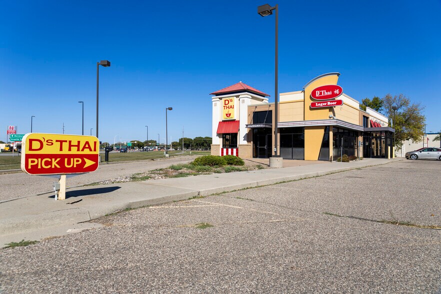 More Photos Of 1201 Susan Dr, Marshall Fast Food For Sale