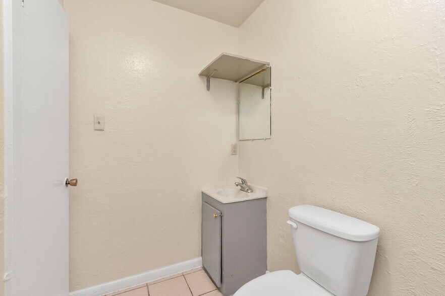 More Photos Of 409 Austin Rd, Conroe Apartments For Sale