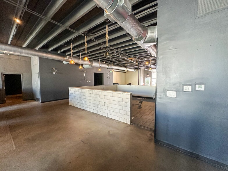 More Photos Of 702-706 NE 1st Ave, Fort Lauderdale Restaurant For Sale