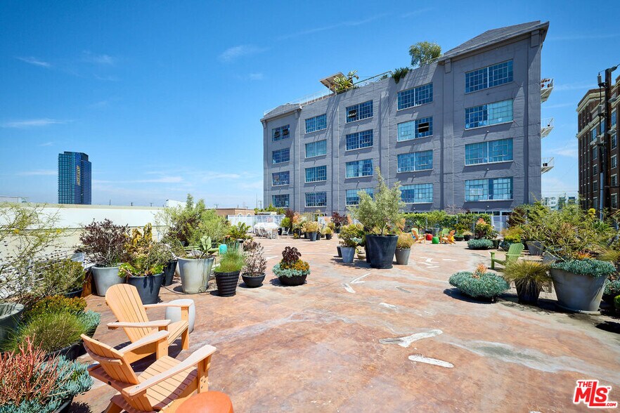 More Photos Of 1855 Industrial St, Los Angeles Apartments For Sale