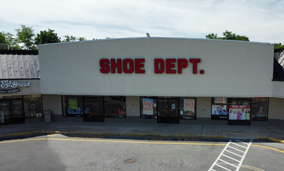 More Photos Of 1320 Lincoln Way E, Chambersburg Unknown For Lease