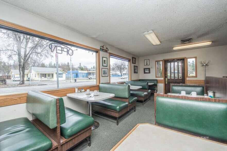 More Photos Of 790 Main St, Weaverville Restaurant For Sale