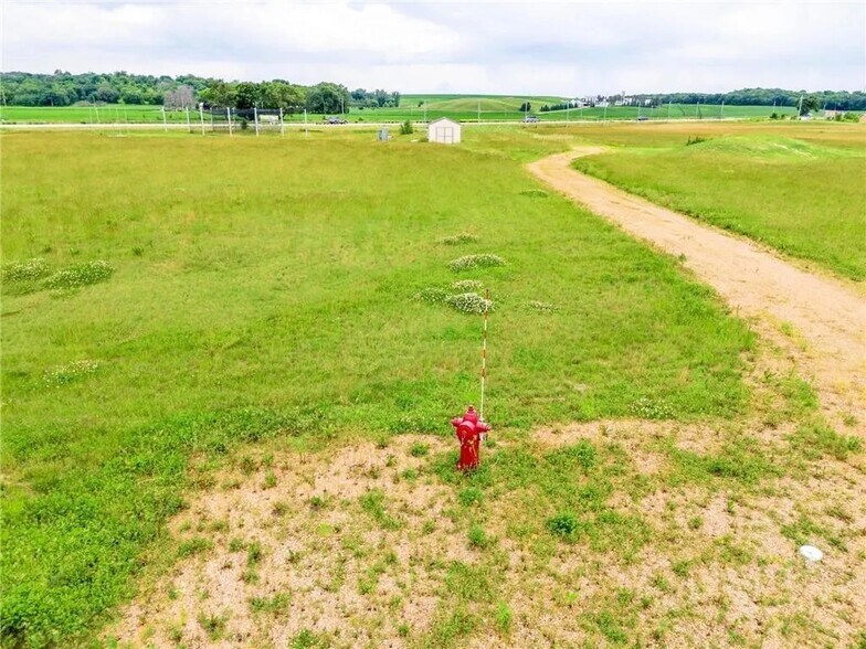 More Photos Of 1001 Commerce Dr W, Belle Plaine Land For Sale