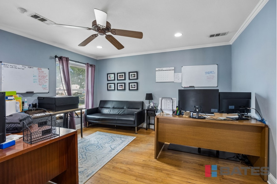 More Photos Of 2659 Lombardy Ln, Dallas Warehouse For Lease