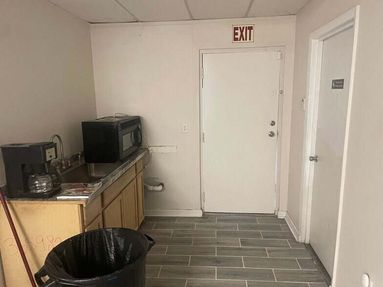 More Photos Of 465 E Main St, Bartow Medical For Sale