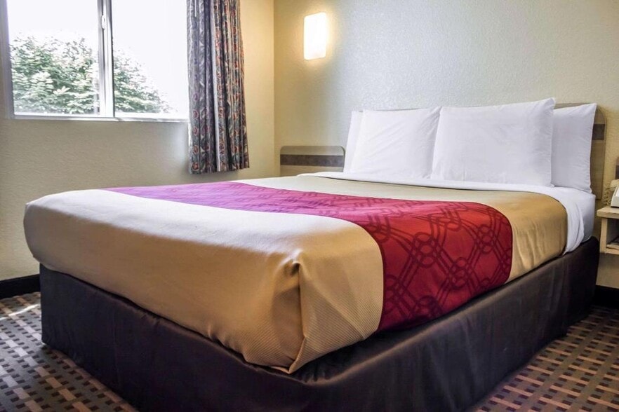 More Photos Of 11237 Shaw Ave, Meadville Hotel For Sale