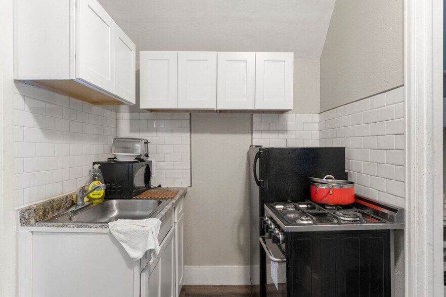 More Photos Of 1558 Dallas St, Aurora Apartments For Sale