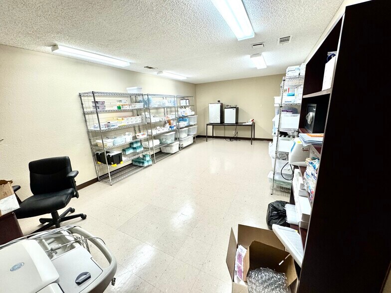 More Photos Of 101 Anthony Dr, Teague Medical For Sale