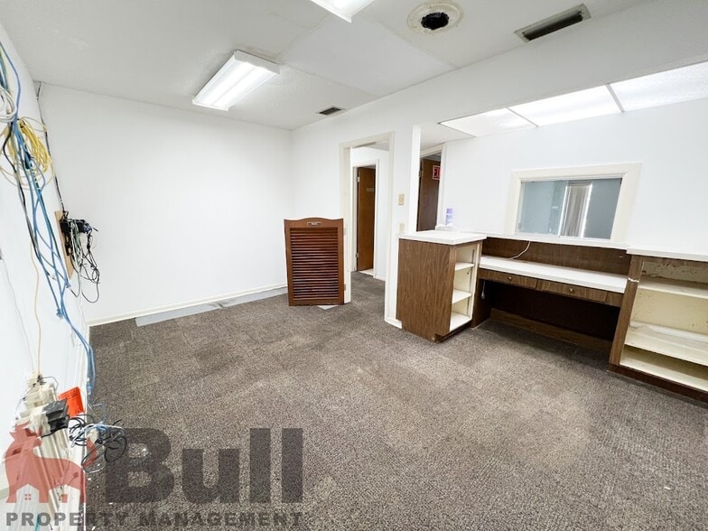 More Photos Of 5401 Alhambra Dr, Orlando Office For Lease