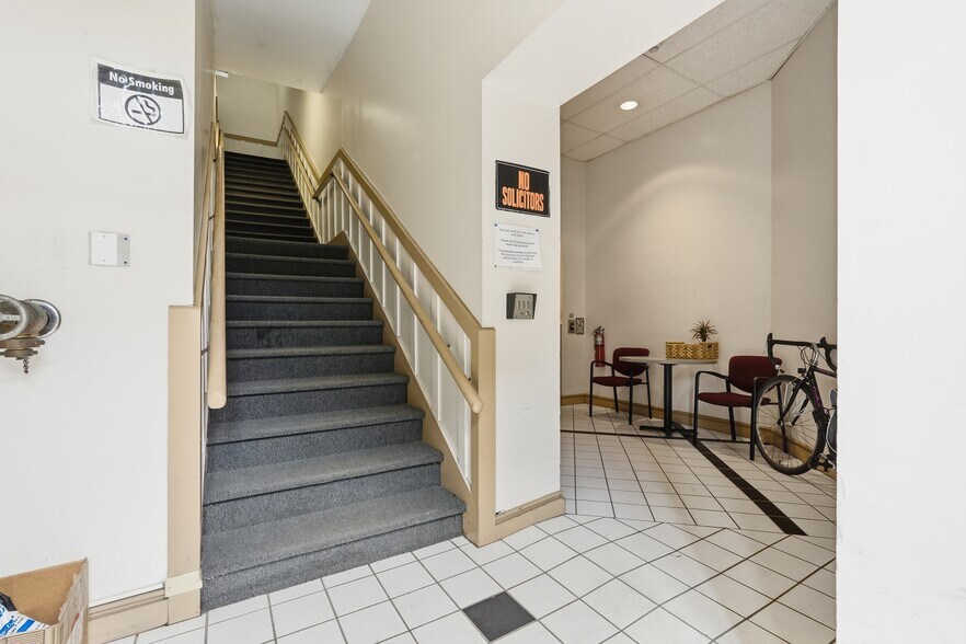 More Photos Of 287-289 High St, Holyoke Storefront For Lease