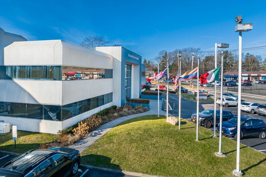 More Photos Of 775 Park Ave, Huntington Medical For Lease