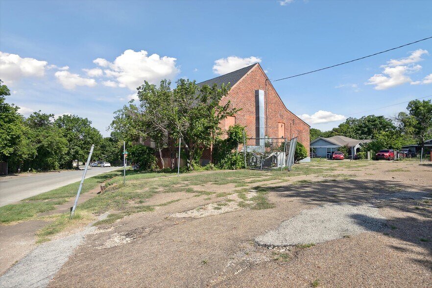 More Photos Of 3428 Littlejohn Ave, Fort Worth Religious Facility For Sale