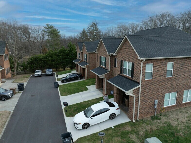 More Photos Of 7100 Dulaney Way, Knoxville Apartments For Sale