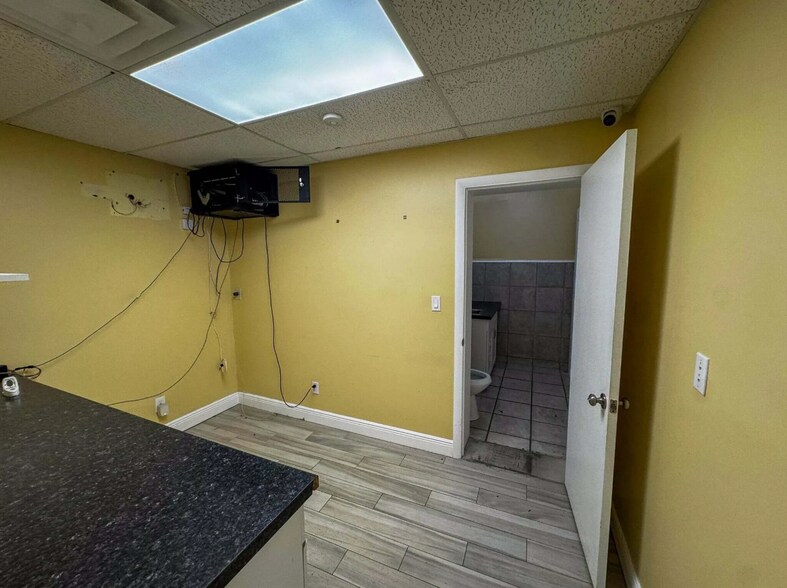 More Photos Of 5300 US Highway 1, Key West General Retail For Lease