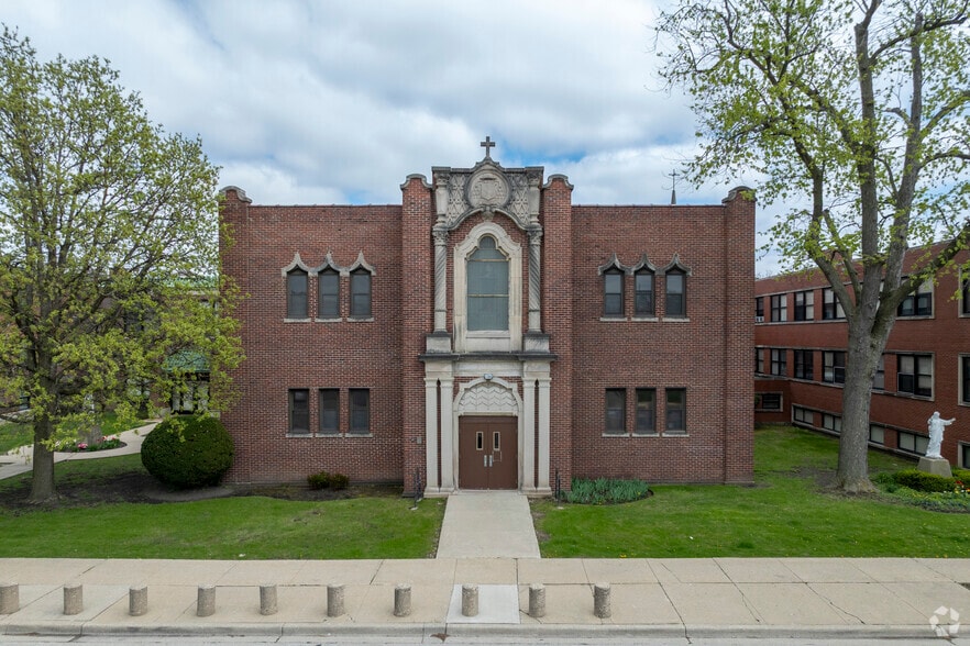 More Photos Of 795 Center St, Des Plaines Religious Facility For Sale