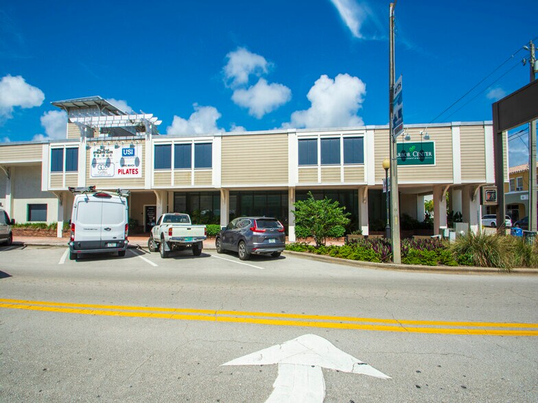 More Photos Of 2045 14th Ave, Vero Beach Office Residential For Sale