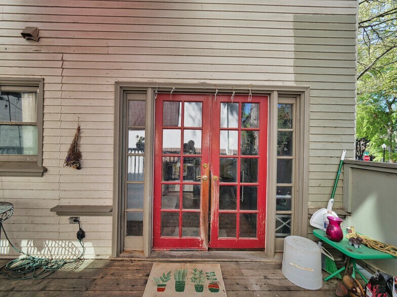 More Photos Of 1901-1903 H St, Sacramento Apartments For Sale