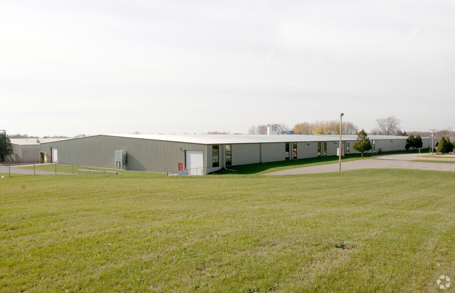 More Photos Of 500 S Division St, Waunakee Manufacturing For Lease