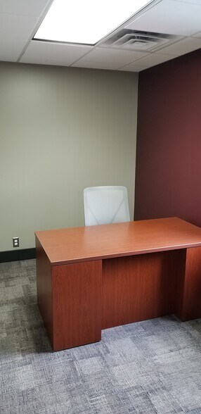 More Photos Of 312-314 Martin Luther King Jr Blvd, Evansville Office For Sale