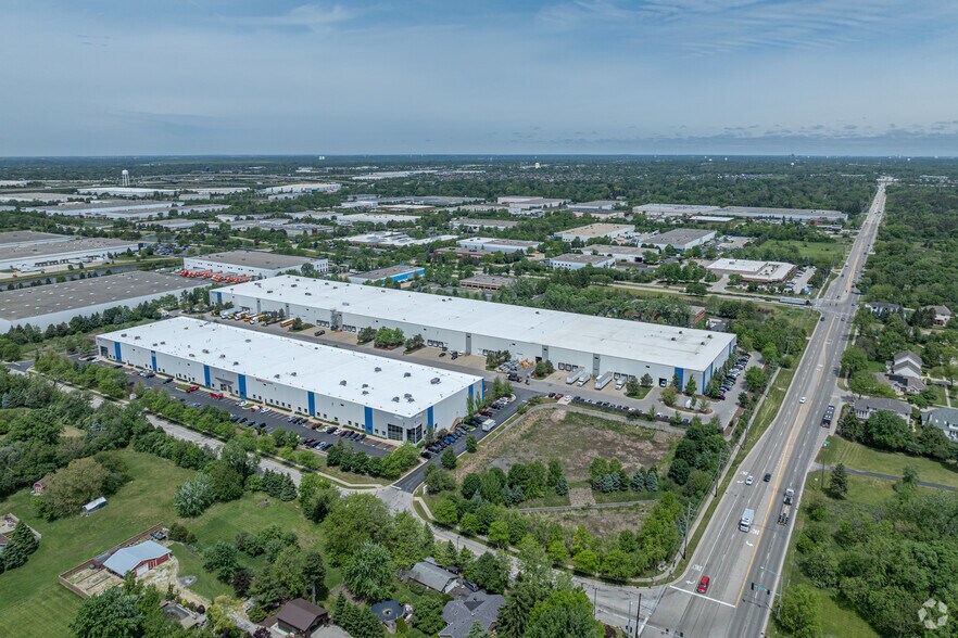 More Photos Of 1000 Davey Rd, Woodridge Warehouse For Lease