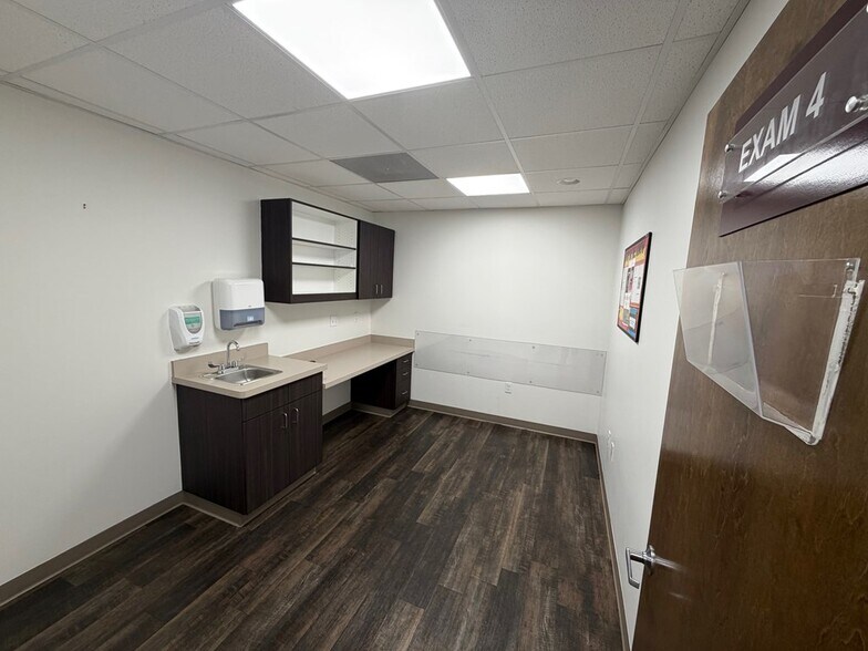More Photos Of 200 Medical Care Way, Dothan Medical For Lease