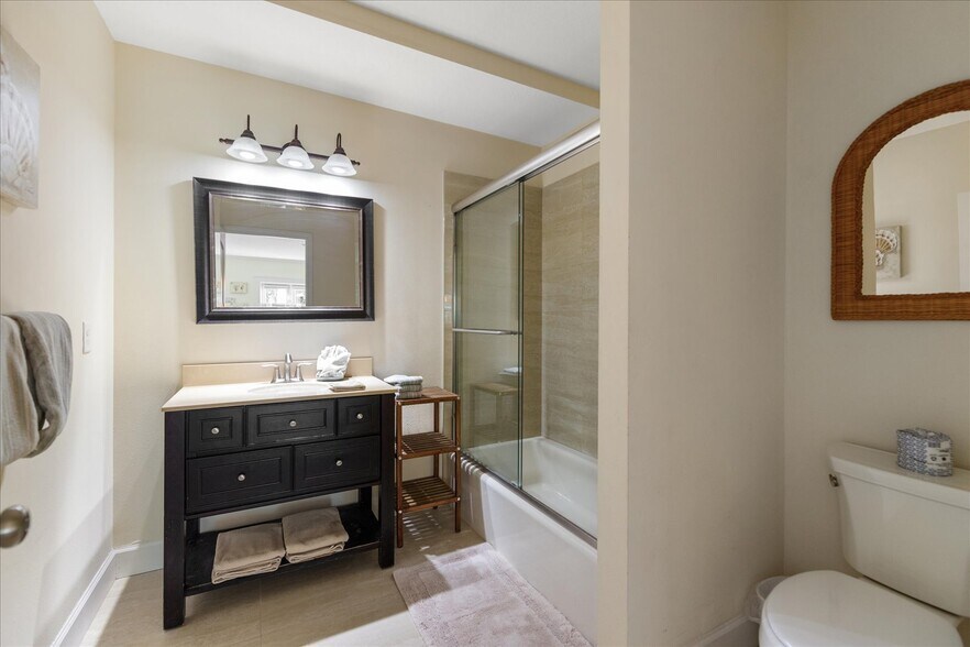 More Photos Of 413 Pine Ave, Anna Maria Flex For Sale