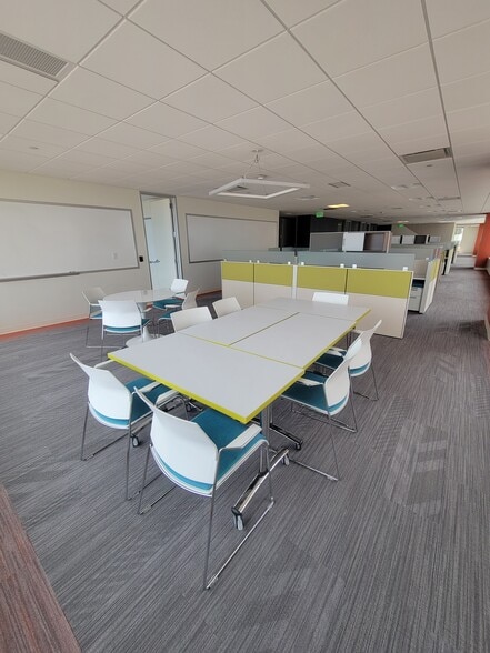 More Photos Of 1660 Lincoln St, Denver Coworking Space