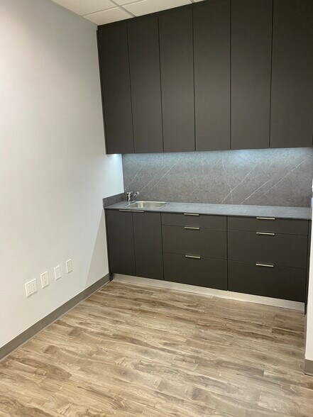 More Photos Of 3363 NE 163rd St, North Miami Beach Medical For Sale