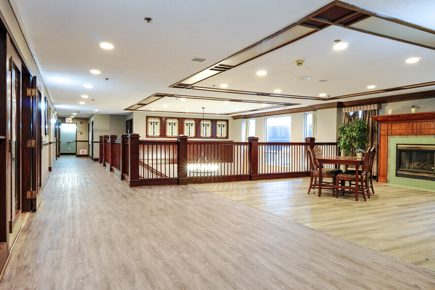 More Photos Of 1 River Bend Pl, Chaska Hotel For Sale