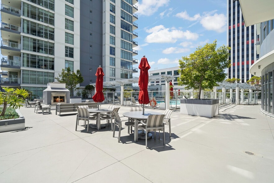 More Photos Of 400 W Ocean Blvd, Long Beach Apartments For Lease