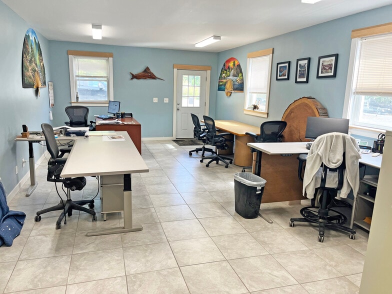 More Photos Of 112 Pond Rd, Bowdoinham Warehouse For Sale