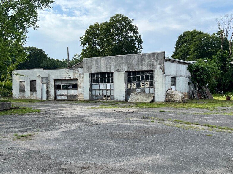 More Photos Of 152 Waterbury Rd, Prospect Auto Repair For Sale