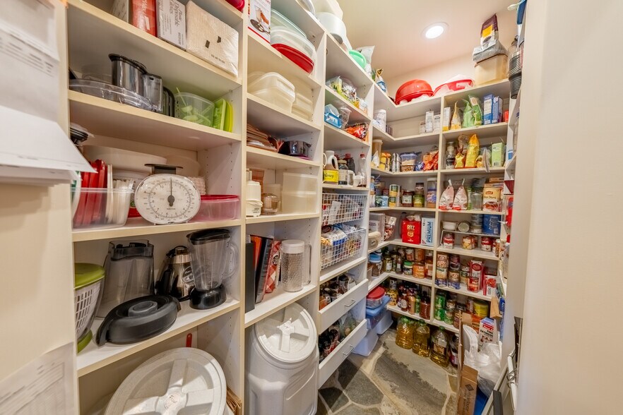 More Photos Of 135 Squire Ln S, Trout Creek Hospitality For Sale