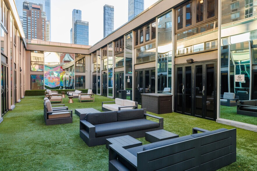 More Photos Of 510 W 42nd St, New York Hotel For Sale