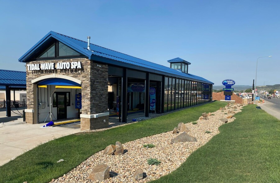 Primary Photo Of 902 18th Ave NW, Austin Carwash For Sale