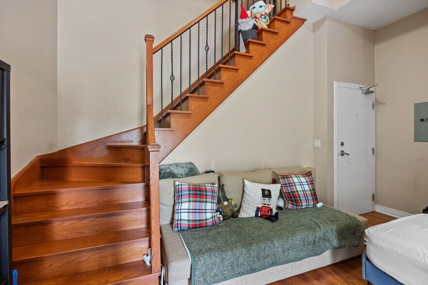 More Photos Of 999 Bloor St W, Toronto Storefront Retail Residential For Sale